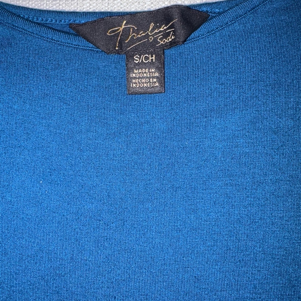 Thalia Sodi S/CH cold shoulder top Criss-Cross Sleeve Detail